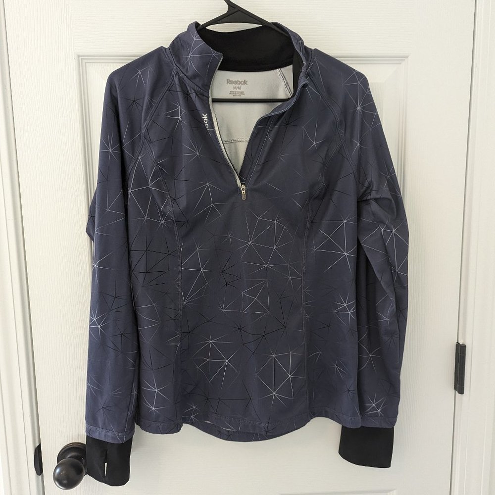 Medium Reebok Long Sleeve Women's Training Top Stylish Pre-Owned Fitness Apparel